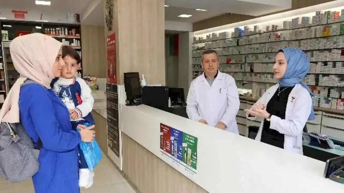 Konya'da eczane teknisyenlerinin işitme engellilerle iletişimi kolaylaştı