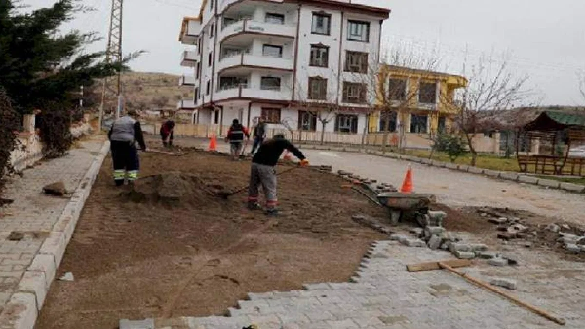 Nevşehir Belediyesi'nden bozuk yola müdahale