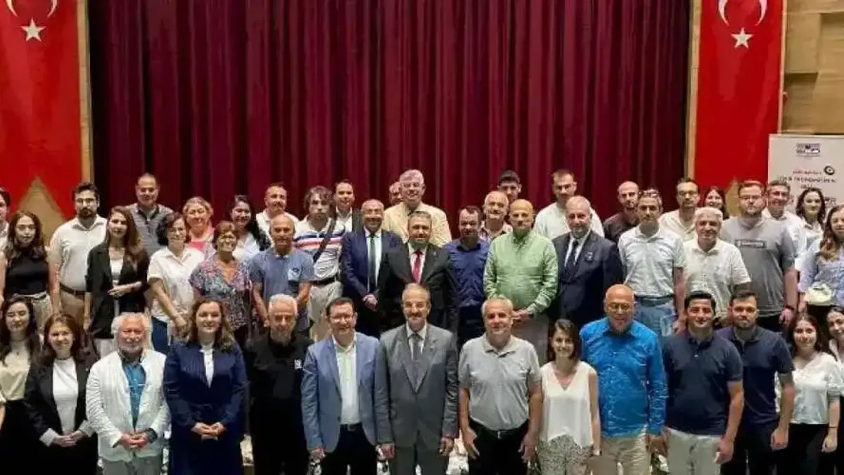 İzmir'de ekonomi konuşuldu