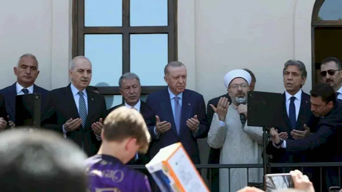 Kireçburnu Gümrükçü İshak Ağa Camii açıldı
