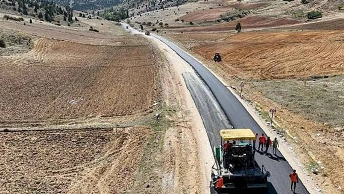 Selçuklu Belediyesi dış mahallelerin yol kalitesini ve ulaşım konforunu arttırıyor