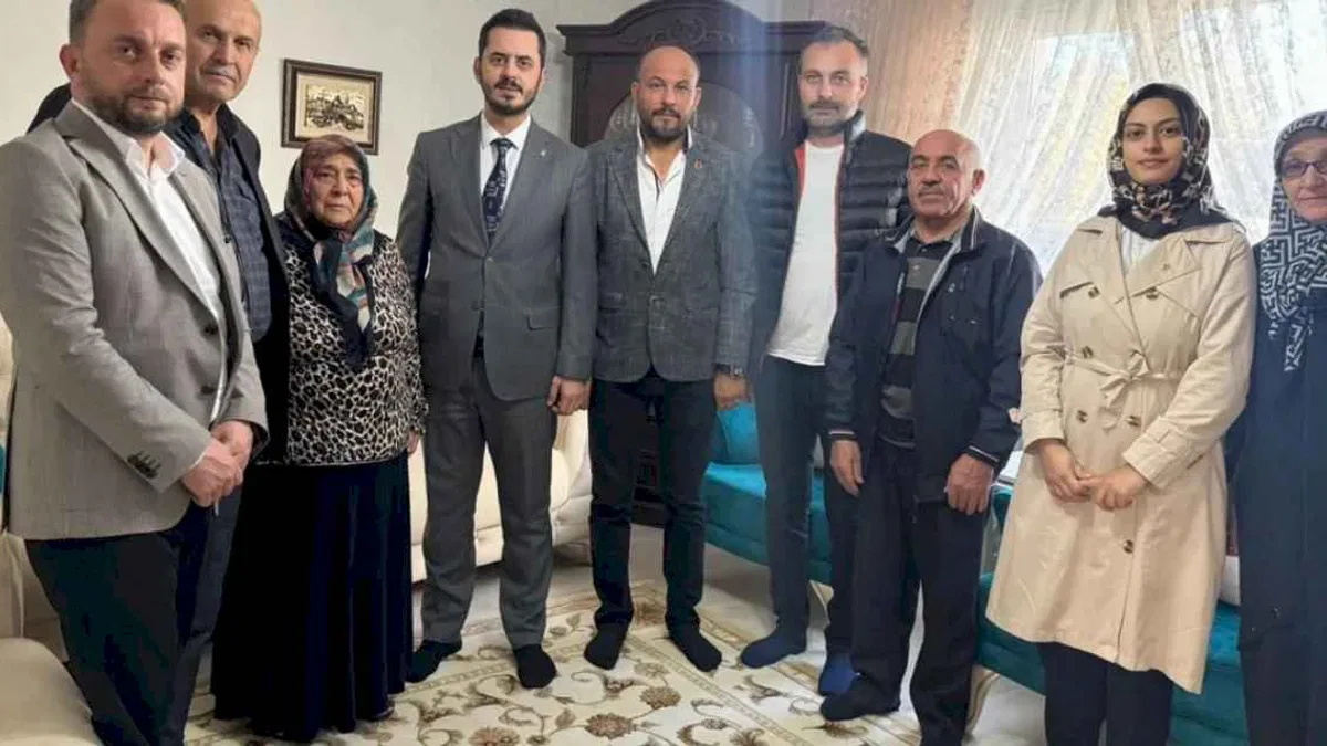 Bursa Osmangazi'de AK Parti'den şehit ailelerine vefa ziyareti