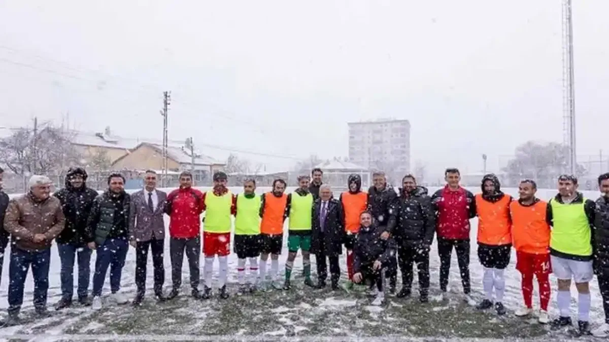 Memduh Büyükkılıç'tan görme engelli milli takıma ziyaret