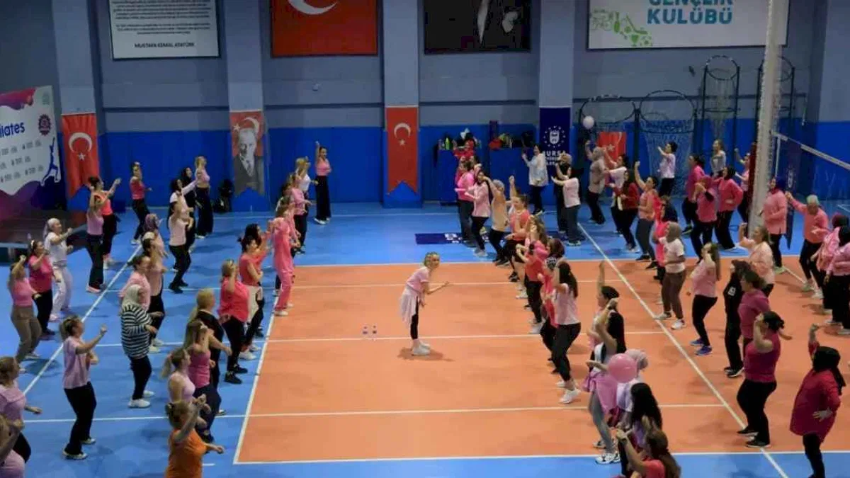 Bursa Büyükşehir kadınları sporla buluşturuyor