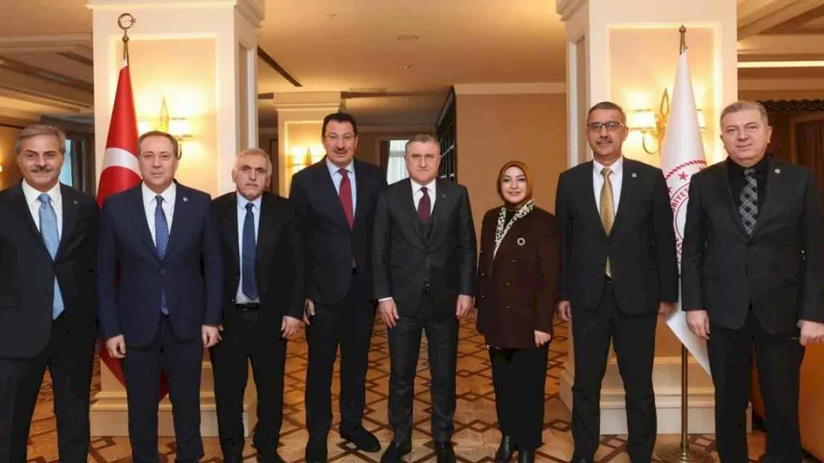 Sakarya heyetinden Bakan Bak’a ziyaret