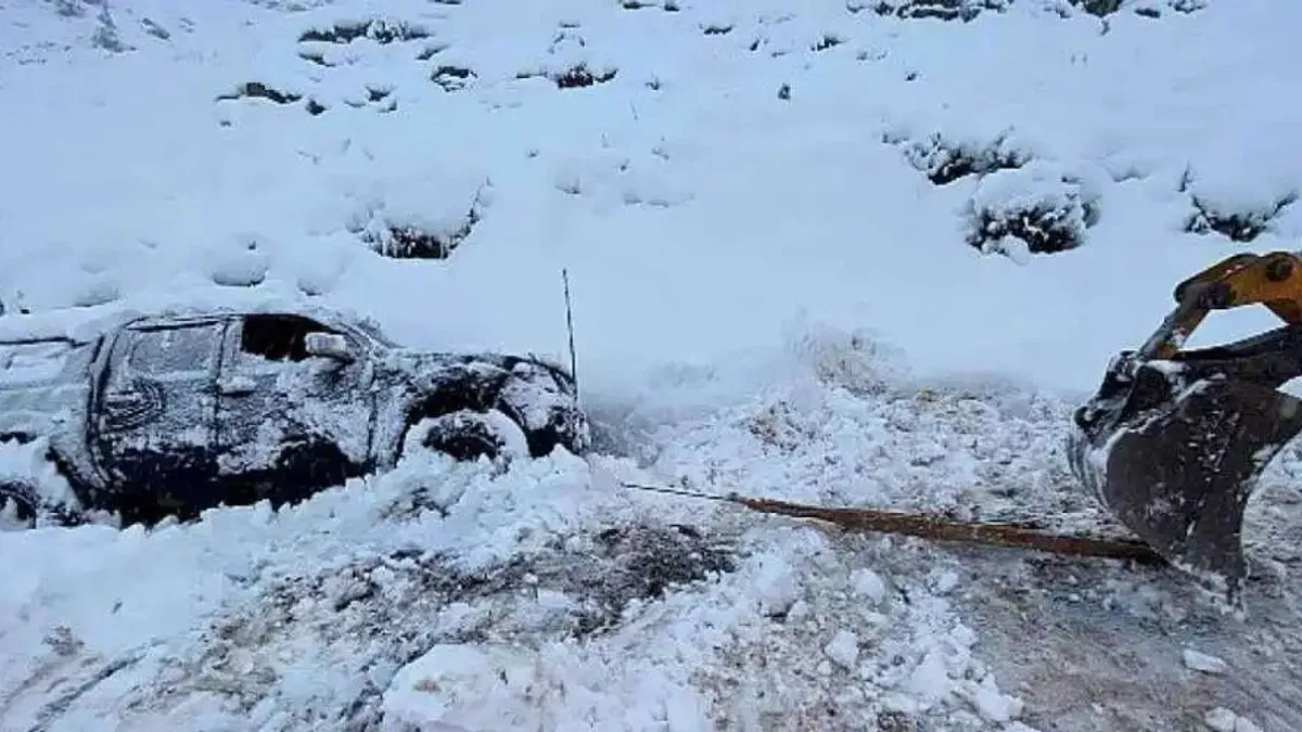 Akseki Çimi Yaylası'nda mahsur kalan vatandaşlar kurtarıldı