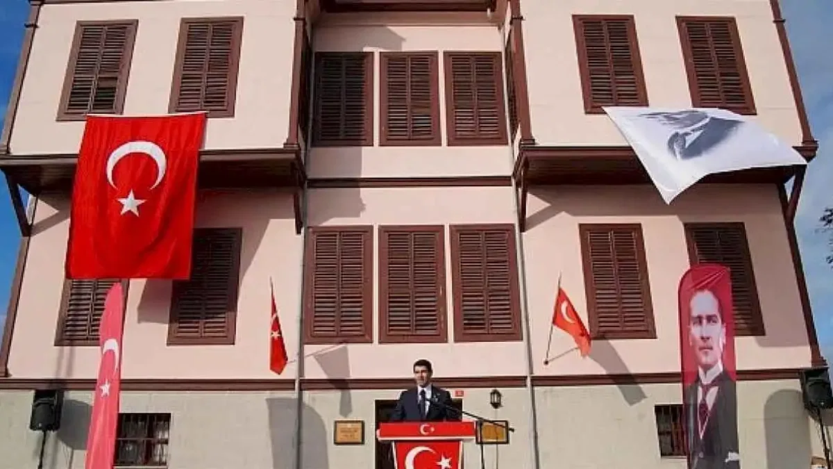 Avcılar Atasını Atatürk Evi'nde Andı