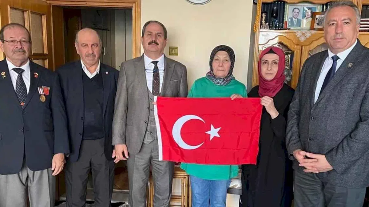 Konya şehit öğretmenlerin ailelerini unutmadı
