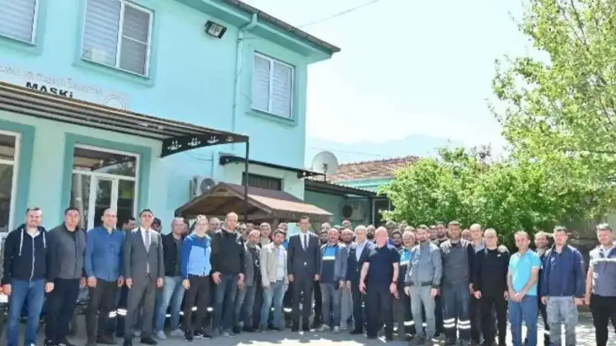 Başkan Zeyrek, Büyükşehir çalışanlarıyla bayramlaştı