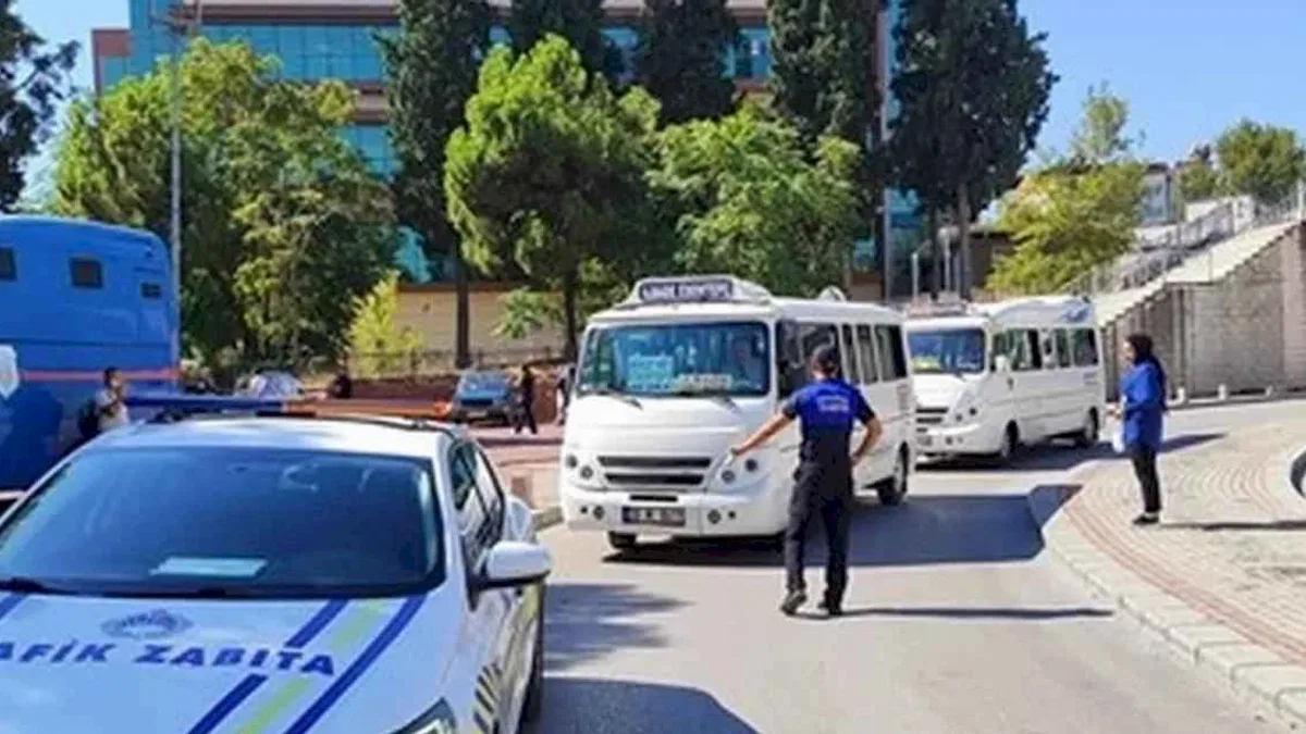 Zabıta, trafik ve yolcu konforu için sahada