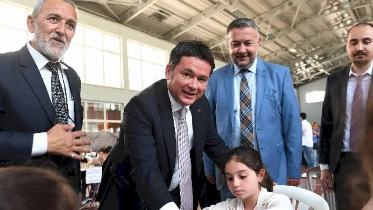 Satranç turnuvasında ilk hamle Başkan Aydın’dan