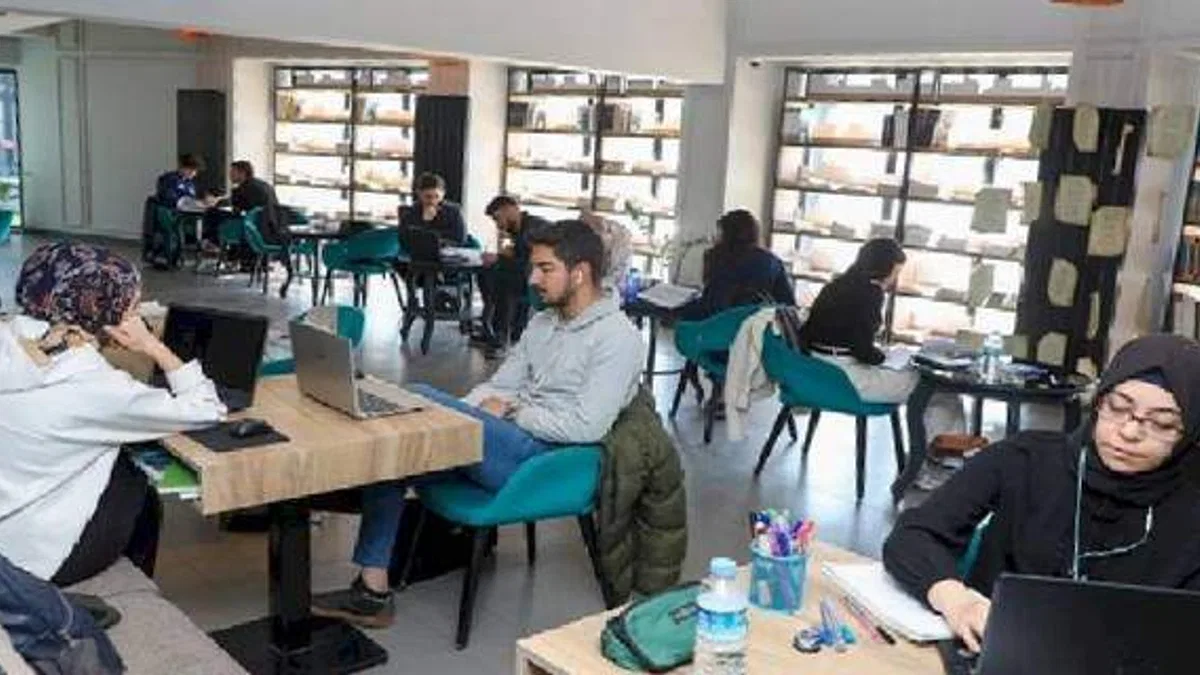 Kayseri Talas'ta kütüphanelerden online hizmet