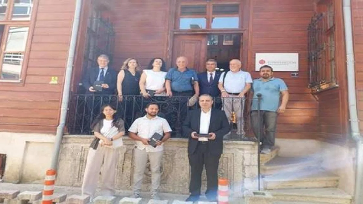 Edirne'de 11 gazeteciye kartları teslim edildi