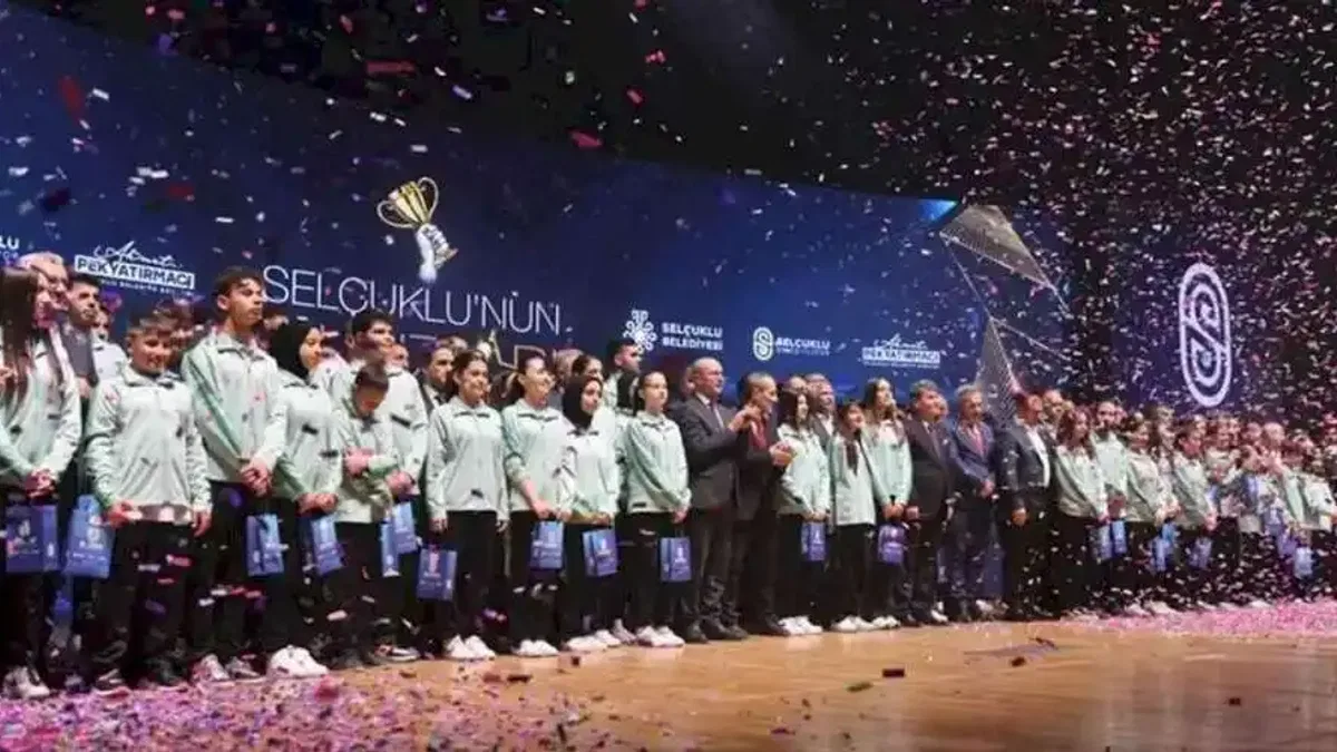 Konya Selçuklu’nun başarılı sporcuları ödüllendirildi