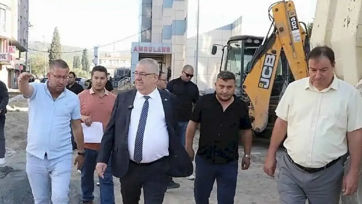 Edremit'te bozulan yolların yüzde 80'ni tamamlandı