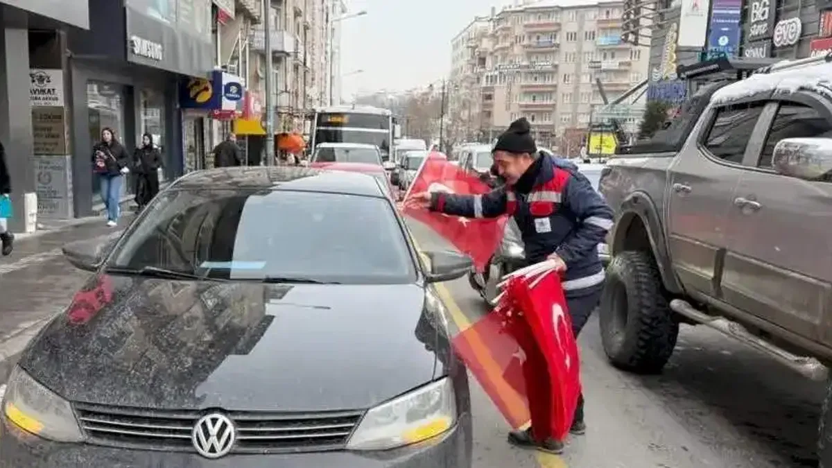 Nevşehir’de sokaklar Türk bayraklarıyla donatıldı