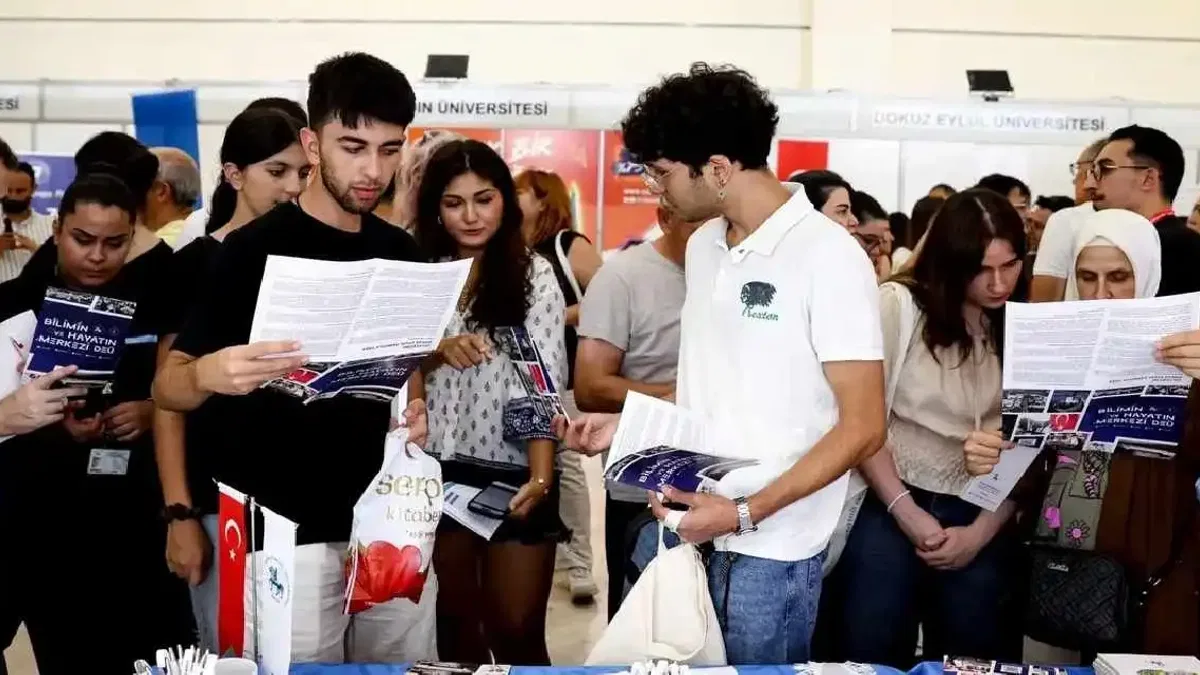 DEÜ İzmir Üniversite Tercih Fuarı'nda boy gösterdi