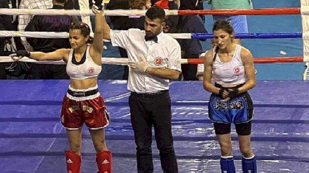 İzmirli Öğrenciler Madalyaya Doymuyor