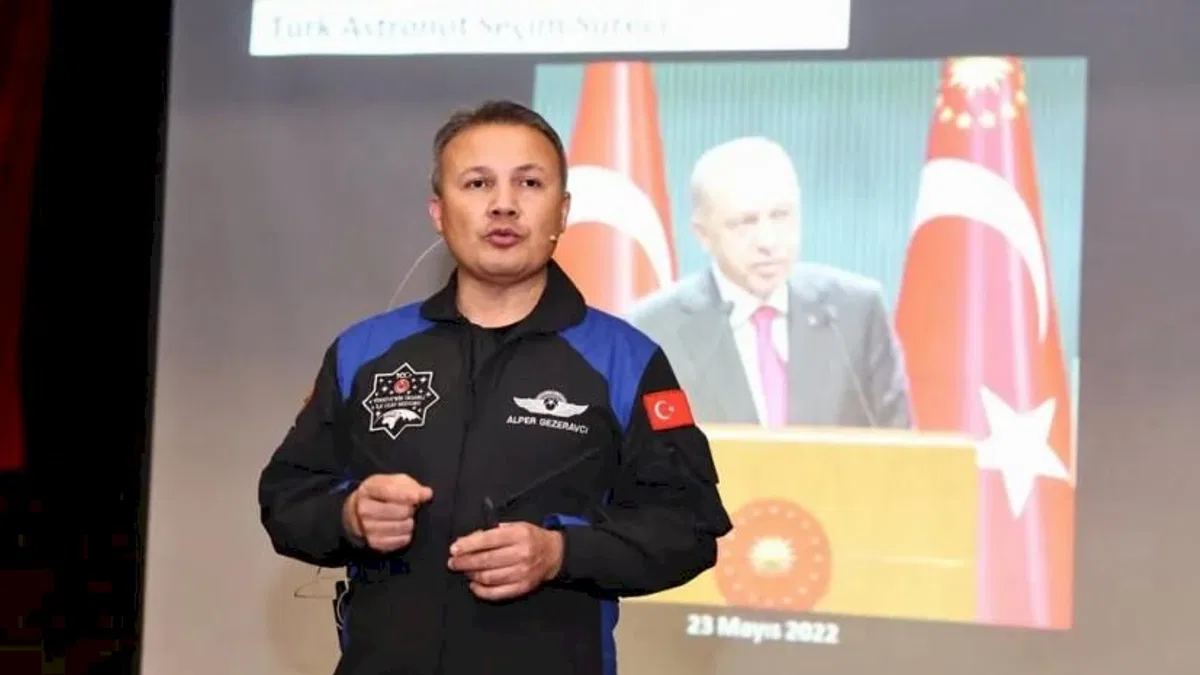 İlk Türk Astronot Alper Gezeravcı, Sakarya’da öğrencilerle buluştu