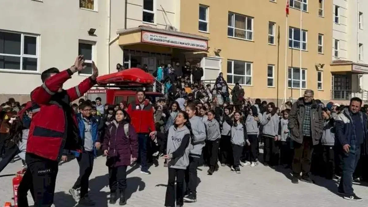Malatya Büyükşehir'den öğrencilere afet bilinci