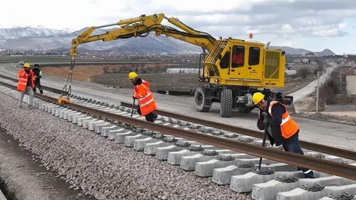 Ankara–İzmir Hızlı Tren hattında hummalı çalışma