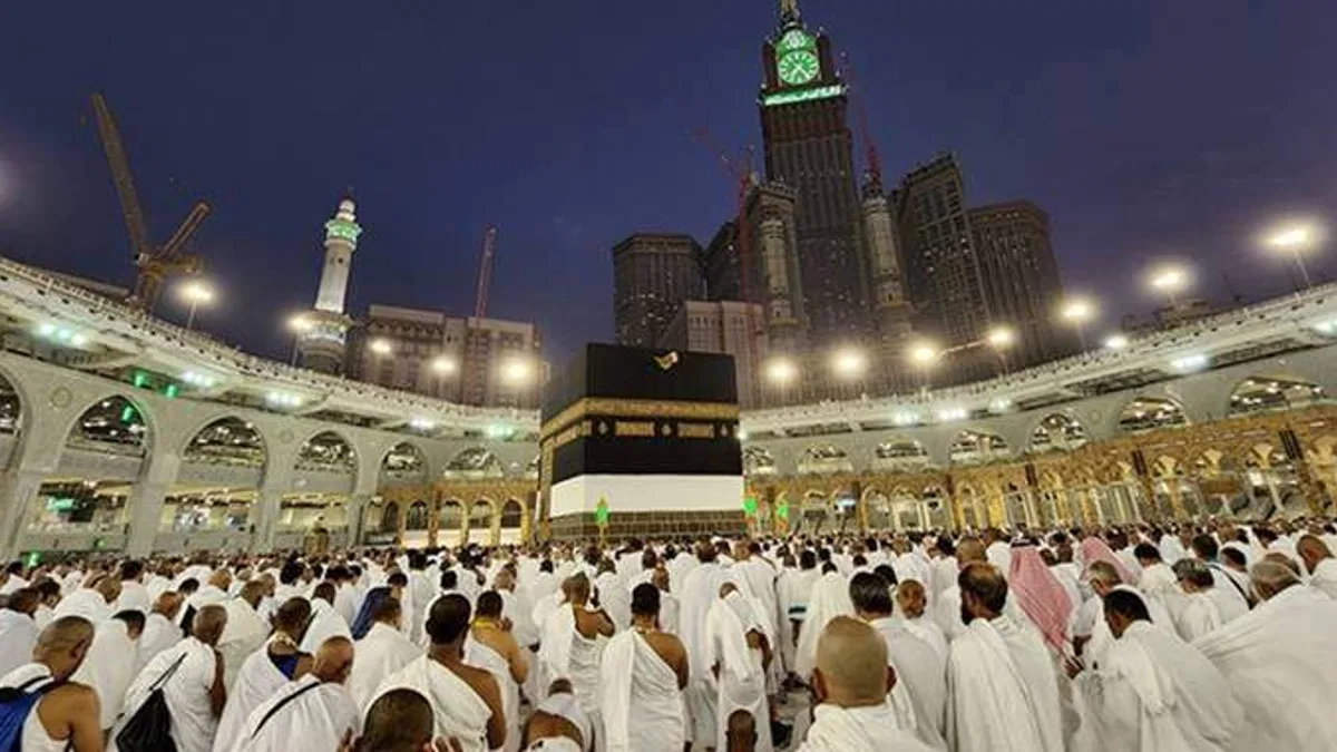 Suudi Arabistan tüm vize türlerine umre yapma izni verdiğini açıkladı