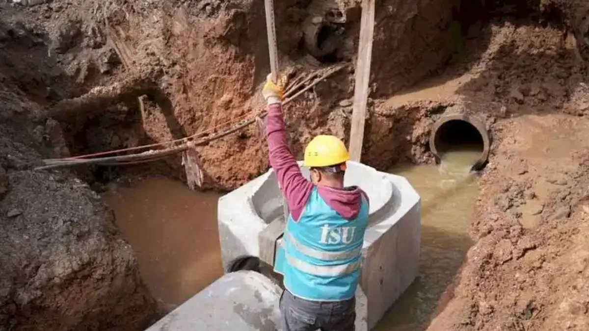 Kocaeli Büyükşehir’den Derince’nin kalbinde hummalı çalışma