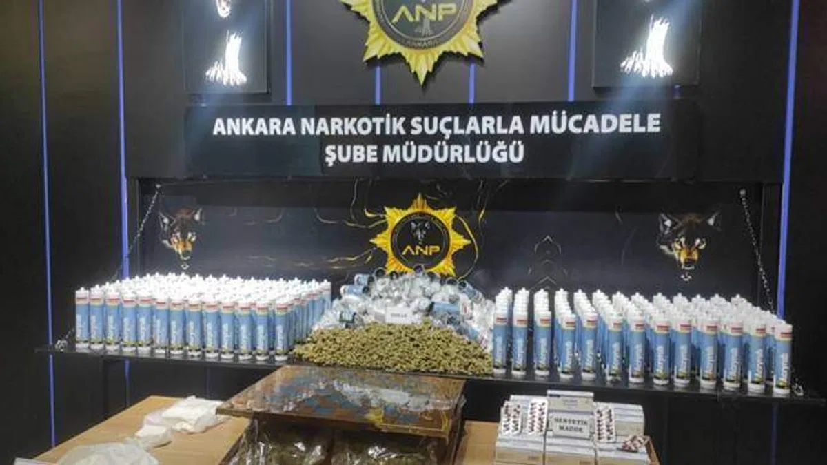 Ankara'da satranç tahtasına gizlenmiş uyuşturucu madde ele geçirildi