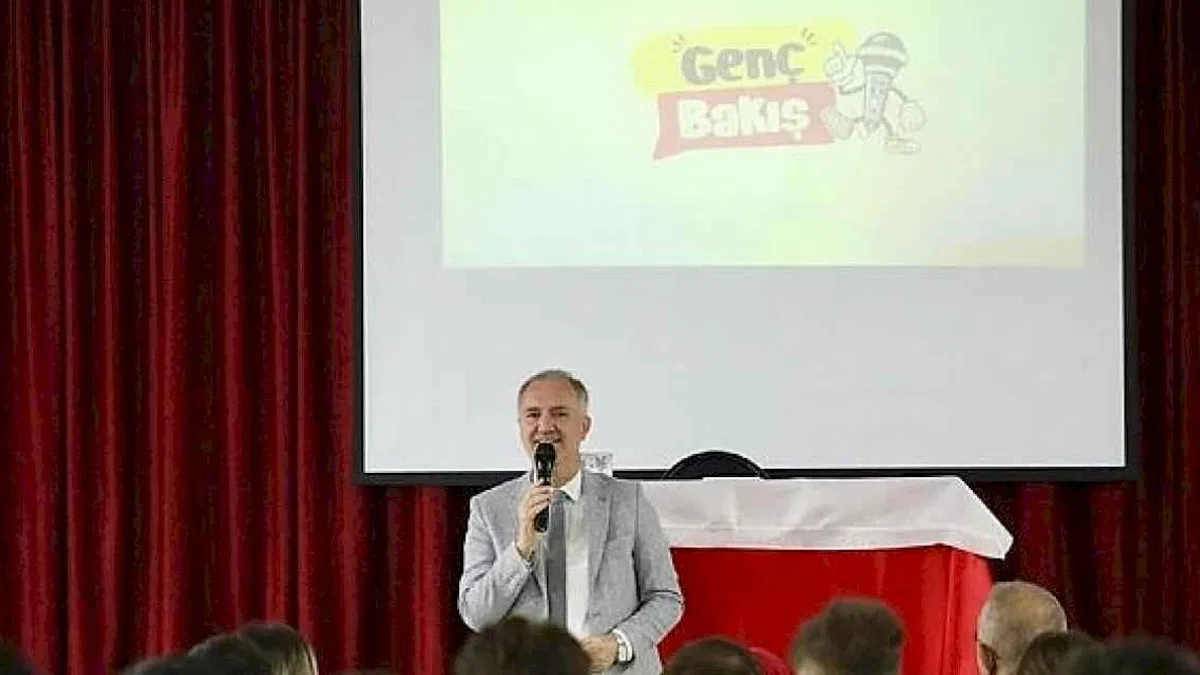 İnegöl'de Gençler Şehir Yönetimine Katkı Sunuyor