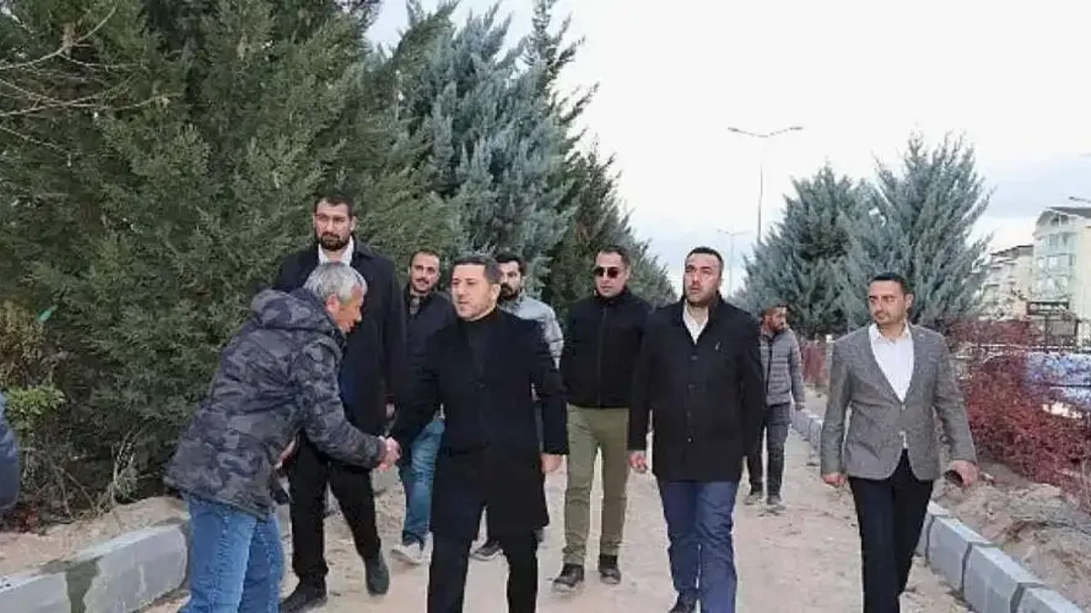 Belediye Başkanı Arı, üstyapı çalışmalarını yerinde inceledi