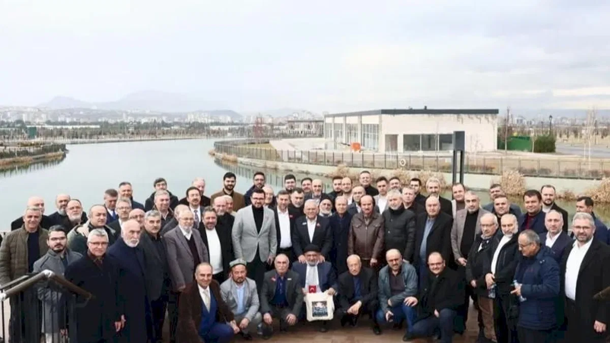 Memduh Büyükkılıç STK temsilcileriyle buluştu