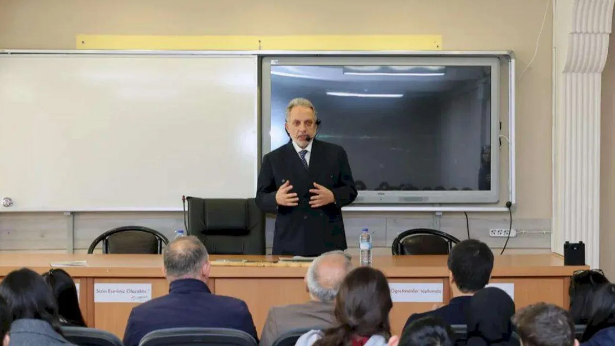 Mustafa Yalçın Talaslı gençlerle buluştu