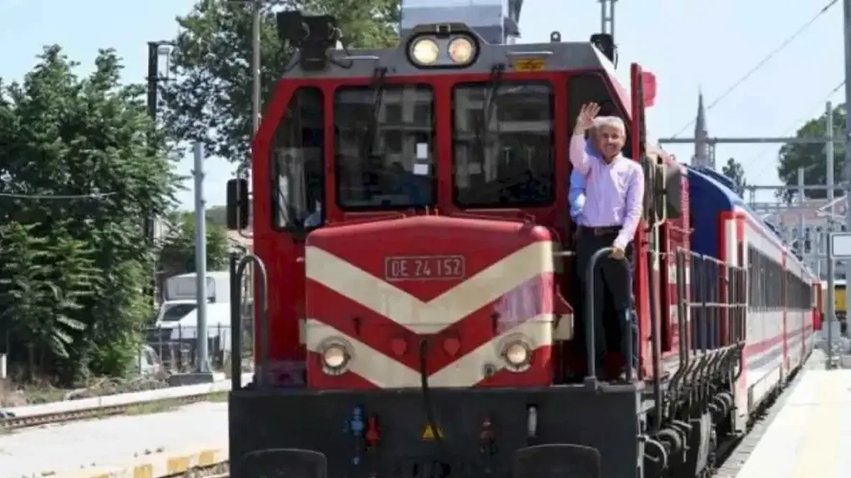Bakü-Tiflis-Kars Demiryolu Hattı yeniden açıldı
