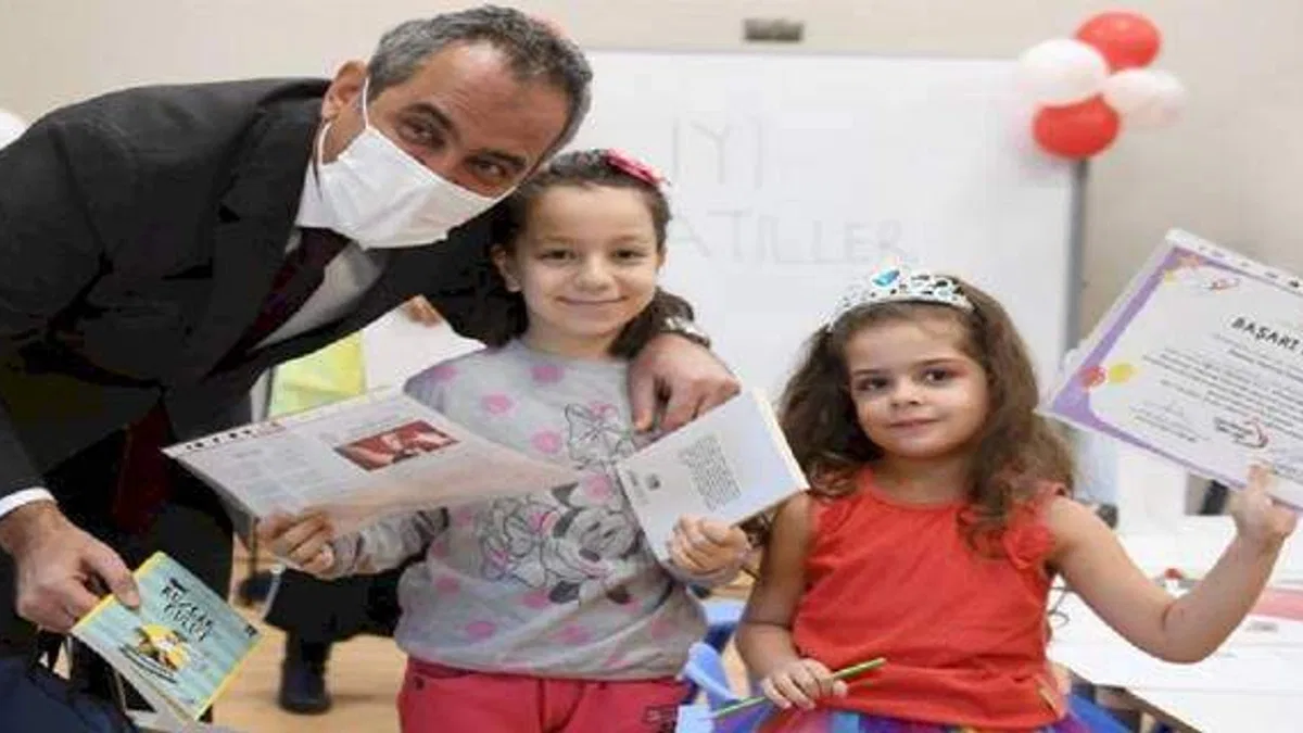 Bakan Özer, yarıyılı müjdelerle İstanbul'dan kapattı