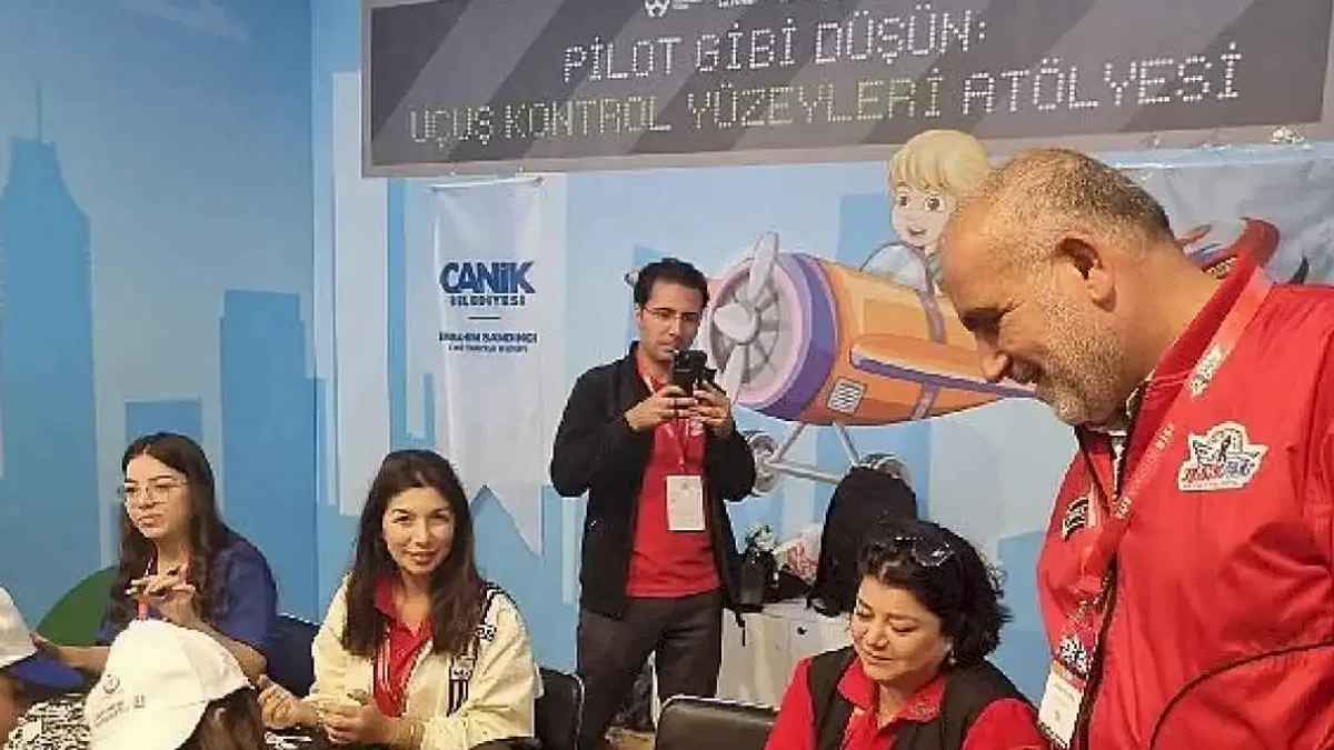Başkan İbrahim Sandıkçı TEKNOFEST İstanbul'da Gençlerle Buluştu