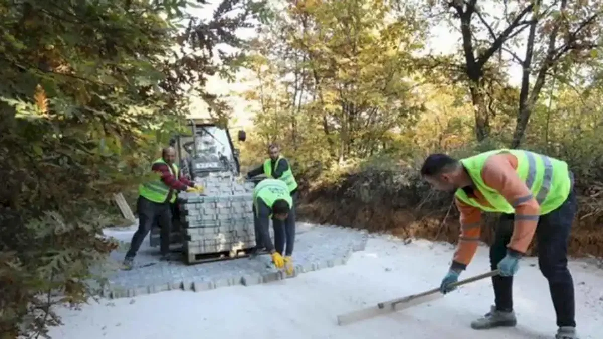 Bursa İnegöl'de yollar parke taşla kaplanıyor