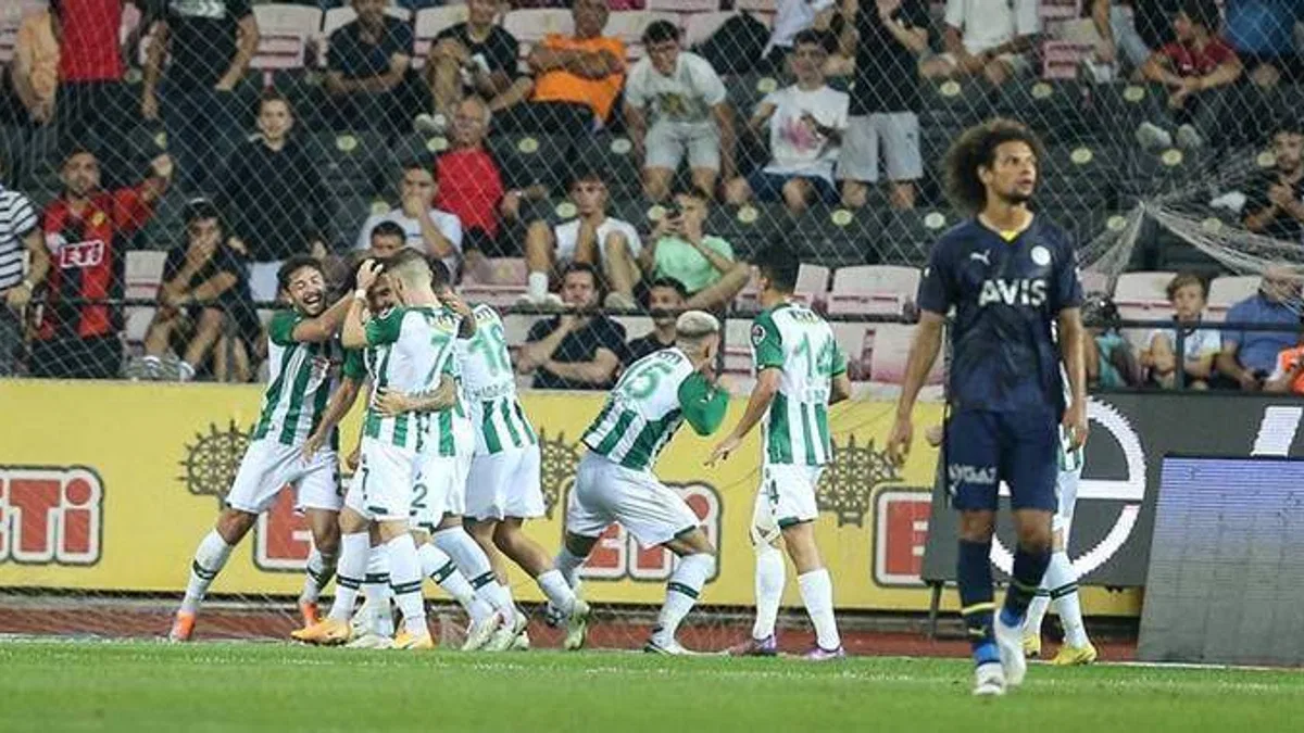 Fenerbahçe, Konyaspor'a deplasmanda yenildi