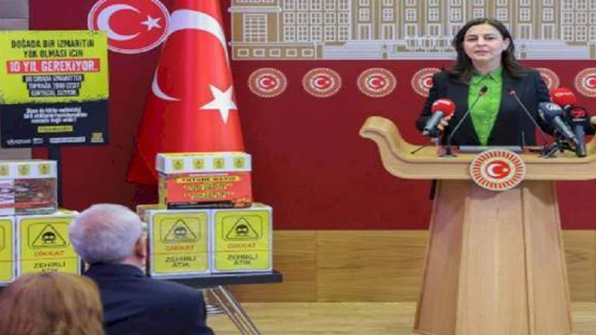 Milletvekili Durgut'tan tepkili kampanya! Topladığı izmarit kutularını sigara şirketlerine gönderdi