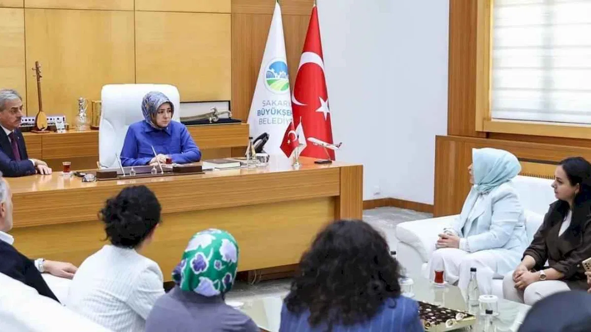 'Kadınlar güçlü Türkiye hedeflerinin en önemli yapı taşıdır'