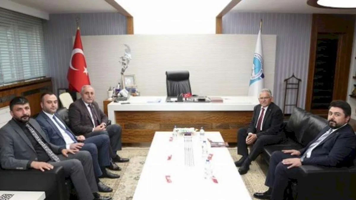 MHP Kayseri'den Büyükkılıç'a ziyaret