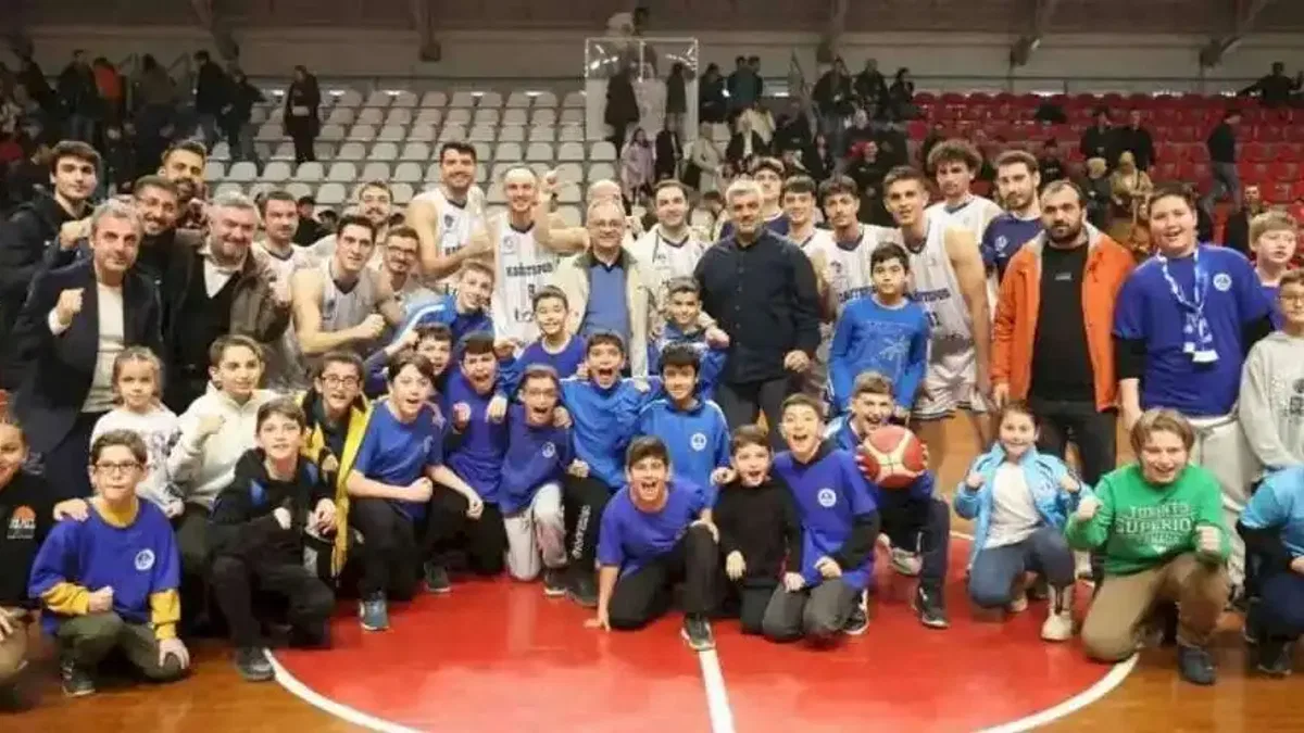 Basketbolda Kağıtspor yeniden 1. Lig’de