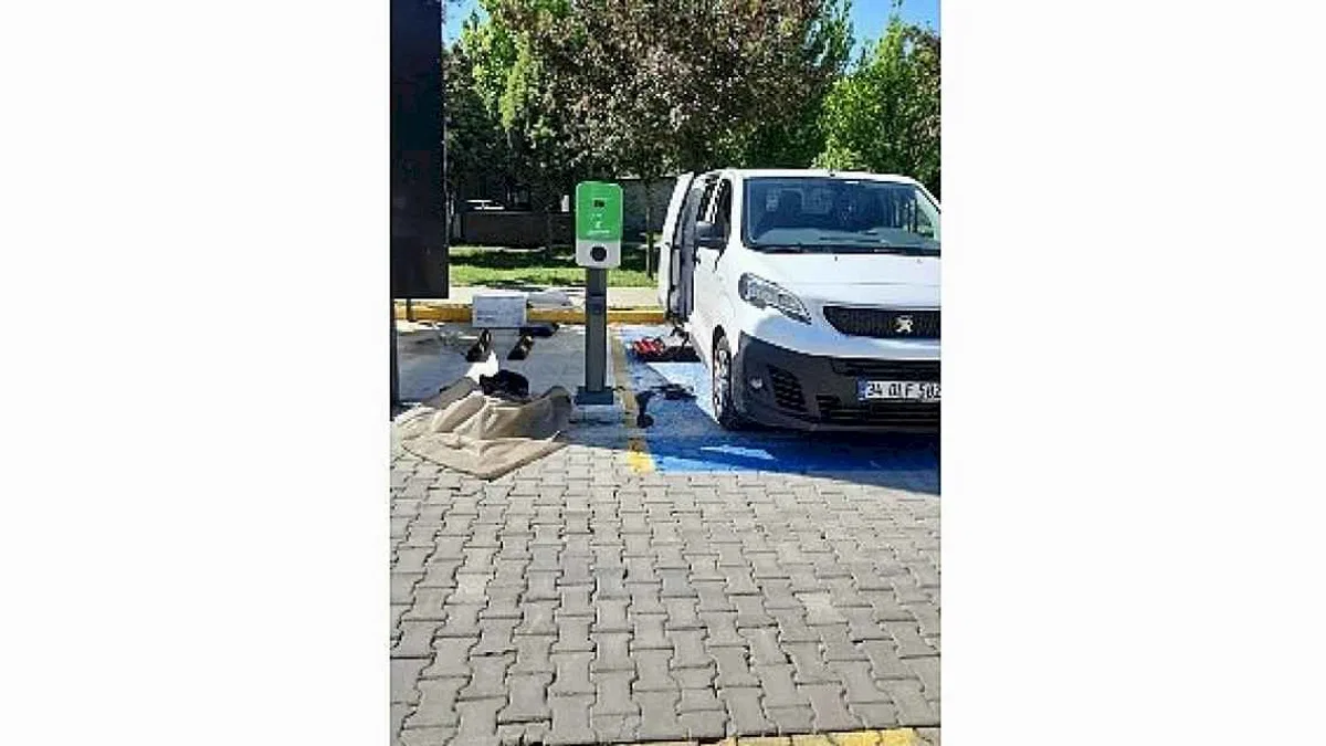 Kartepe'de Çevreci Ulaşım İçin Şarj İstasyonları Hizmete Açıldı