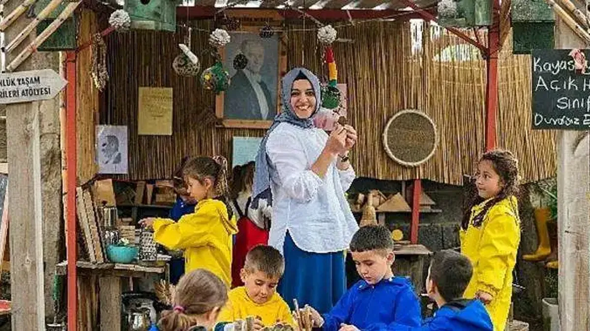 Öğrencileri için Doğada Sınıf Kuran İdealist Öğretmen: Rumeysa Çevlik