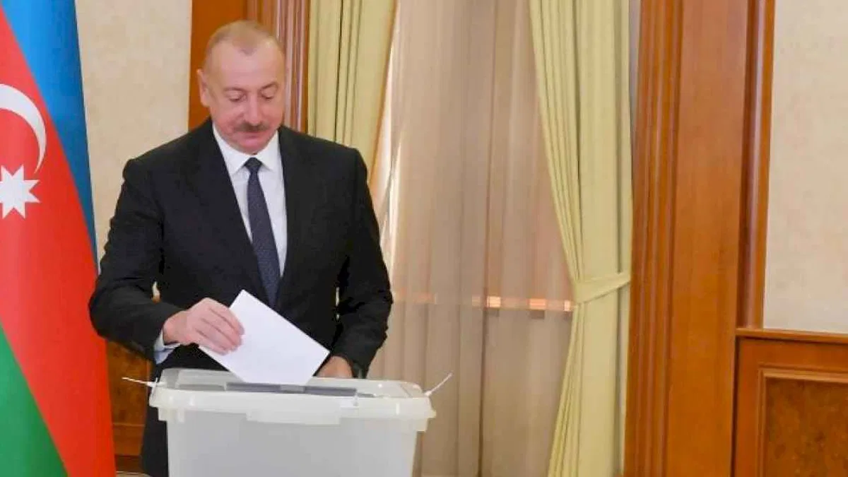 Aliyev yemin ederek görevine başladı