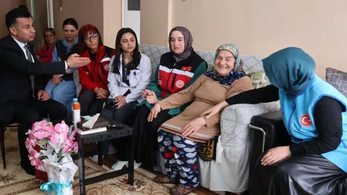 Erzurum'da bayram öncesi çınarların kapısı vefayla çalındı