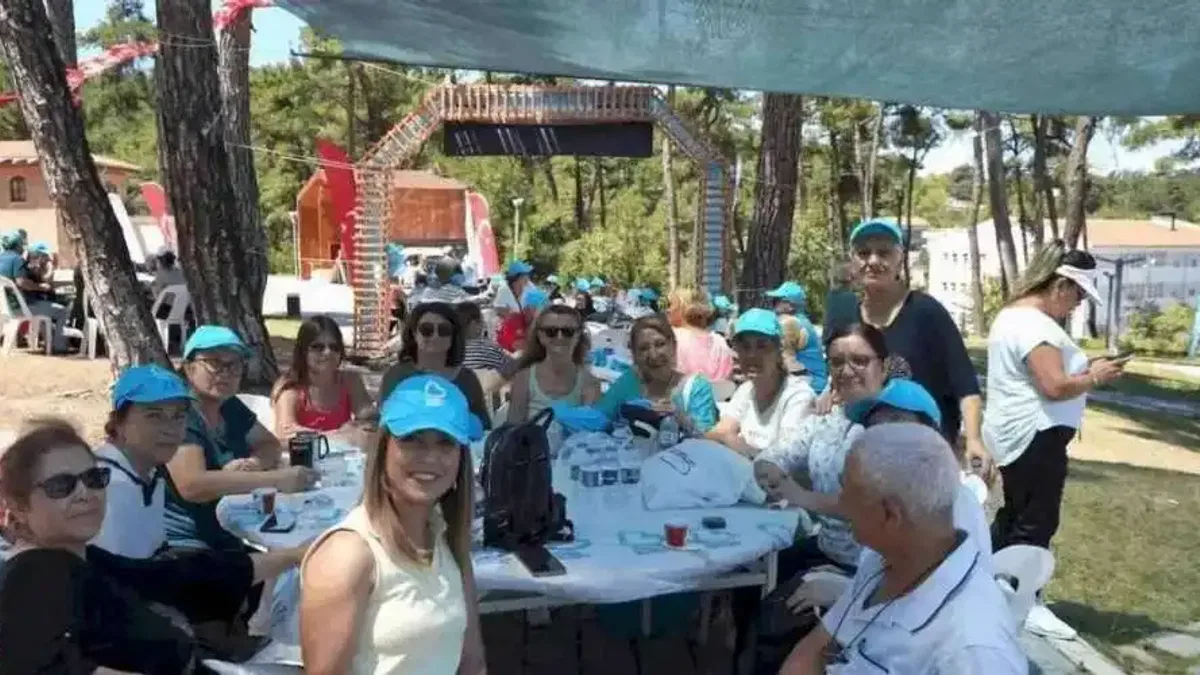 Balıkesir Büyükşehir'den emeklilere piknik morali