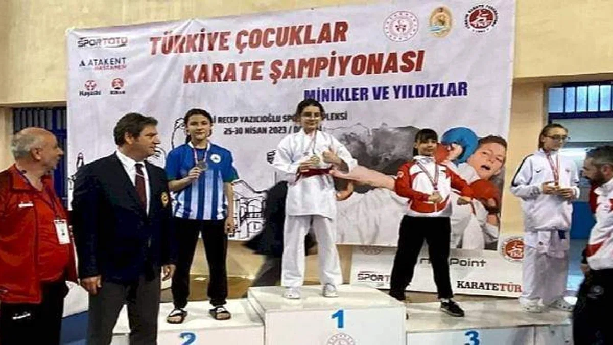 Kartepeli Aslı Bera Kurt Türkiye İkincisi Oldu