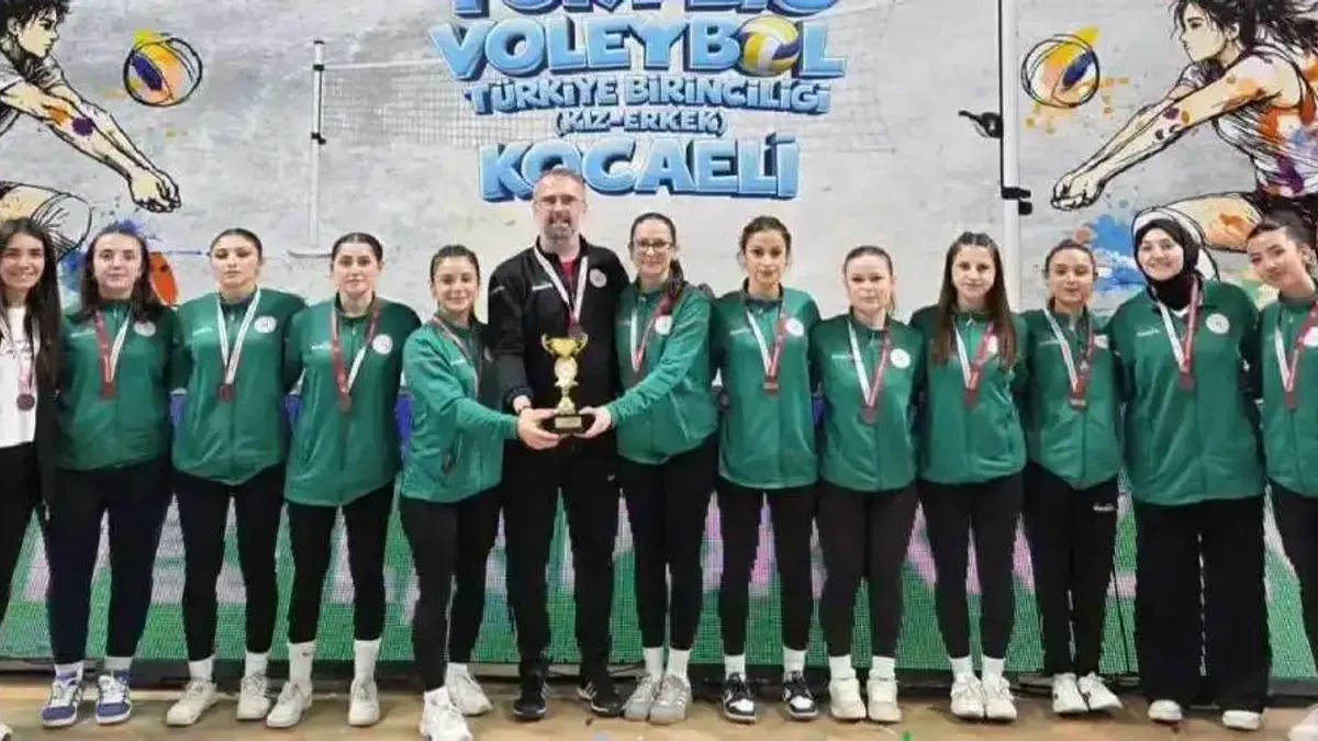 Artvin’den voleybol ’da tarihi başarı