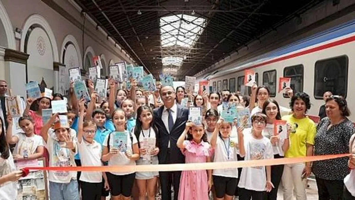 İzmir İl Milli Eğitim Müdürlüğü'nden Geleceğin Yazarlarına İlham Verecek Proje: "Küçük Eller Güçlü Kalemler"
