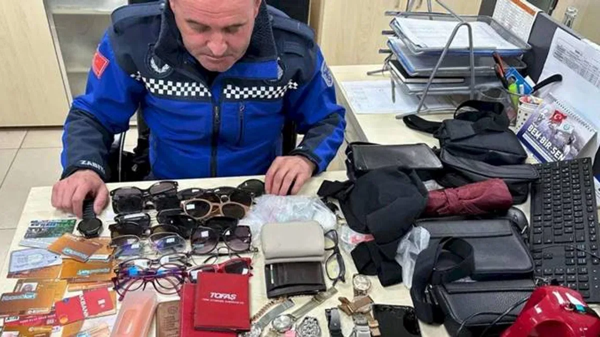 Kocaeli’de unutulan eşyalar sahiplerine teslim ediliyor